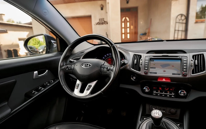 Kia Sportage cena 47900 przebieg: 195000, rok produkcji 2010 z Stryków małe 326